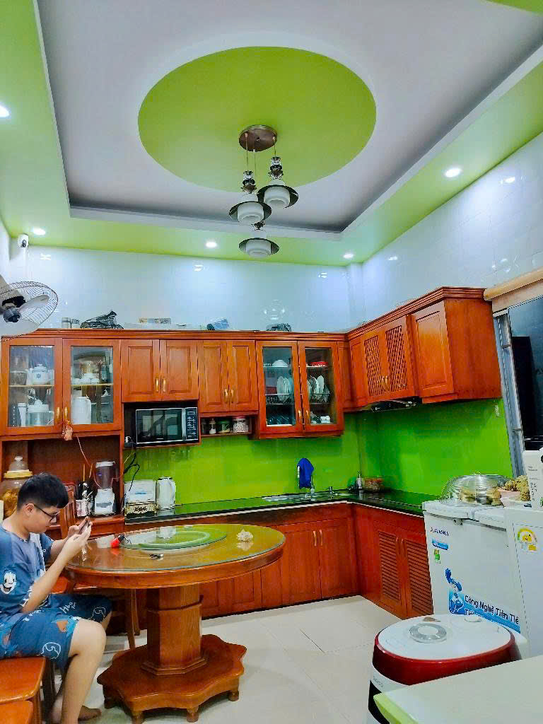 Bán nhà Kim Giang, ngõ thông kinh doanh DT 57m2 giá 6.9 Tỷ